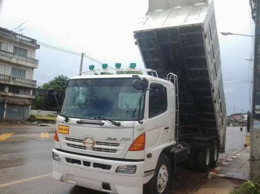 สิบล้อเมกก้าสวยๆ 260hp กระบะดั้มสวยมาก