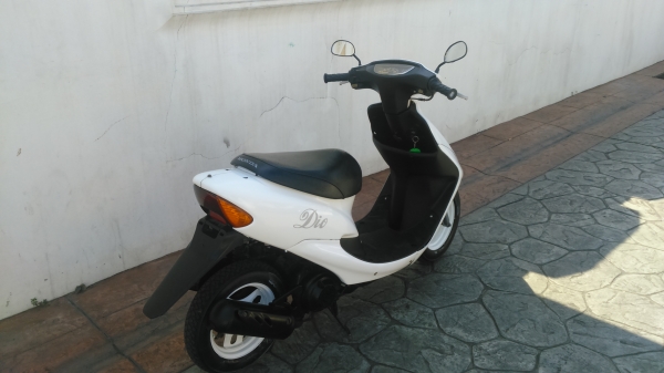 ( จอง โอนตังแล้วคับผม รอส่งนาราธิวาส เปลี่ยนแปลงยังงัยจะแจ้งอีกทีคับ) ขายจริง ส่งจริง รถทุกคัน )ขายรถป๊อบ HONDA DIO ZX34 สีขาว สวยสวย สภาพดีและพร้อมใช้งาน สตาร์ด สองระบบ มือเท้า เครื่องดี ไมล์วิ่งน้อย รถสีสวยสวยเลยคับ ยางหน้าหลังดอกเต็มใช้ได้อีกนาน ระบบไฟ