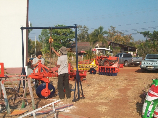 ผานยกร่องใส่รถไถหลายรุ่นราคาย่อมเยาครับ