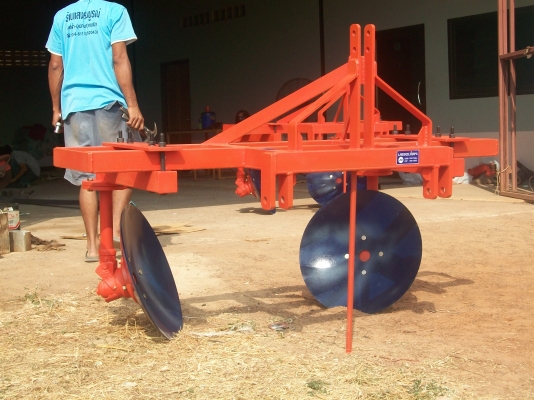 ผานยกร่องใส่รถไถหลายรุ่นราคาย่อมเยาครับ