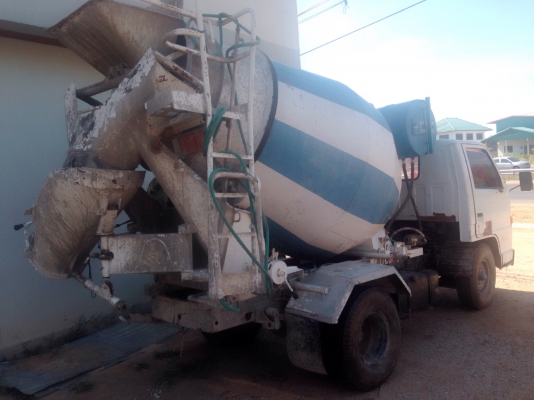 ISUZU NKR 110 HP 4BE1 หกล้อ รถโม่ปูน 3 คิว รถพร้อมใช้งานได้เลยครับไม่มีปัญหา เครื่องแรงดีแห้งดีไม่มีเยิ้ม ภายในเก๋งคอนโซลสวยครบ ช่วงล่างแน่นดี เอกสารทะเบียนครบพร้อม ราคาต่อรองได้ครับ