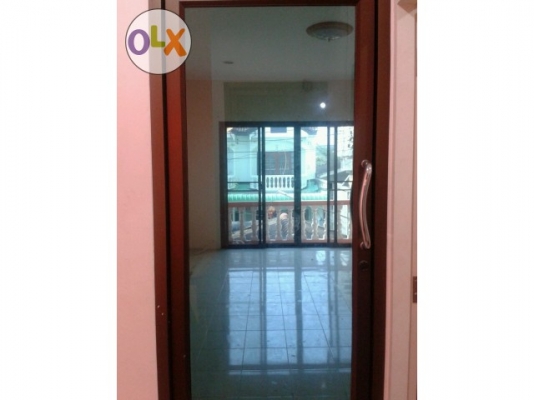 ขายทาวน์เฮ้าส์หลังมุม ติดถนนพระราม 2 ตรงข้ามโลตัส ขนาด 18 ตรว