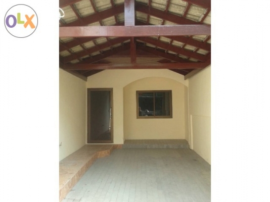 ขายทาวน์เฮ้าส์หลังมุม ติดถนนพระราม 2 ตรงข้ามโลตัส ขนาด 18 ตรว