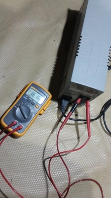 UPS เครื่องสำรองไฟฟ้า 1000VA.แบตเตอรี่เปลี่ยนใหม่7.5A