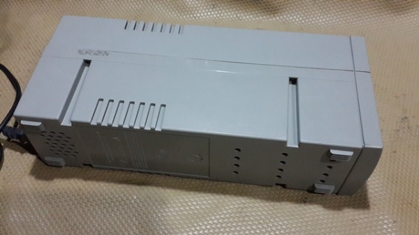 UPS เครื่องสำรองไฟฟ้า 1000VA.แบตเตอรี่เปลี่ยนใหม่7.5A