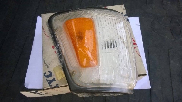 ไฟมุม Surf แท้ เก่าญี่ปุ่น ใส่ MIGHTY X รุ่นแก้มโป่