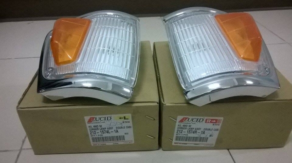 ไฟมุม Surf แท้ เก่าญี่ปุ่น ใส่ MIGHTY X รุ่นแก้มโป่