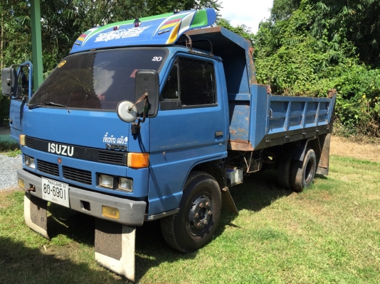 6ล้อดั้ม115แรงISUZU NPR ปี*37 ดั้มดิน เครื่องดี คัสซีสวย..รถห้างแท้ เล่มทะเบียนพร้อม...