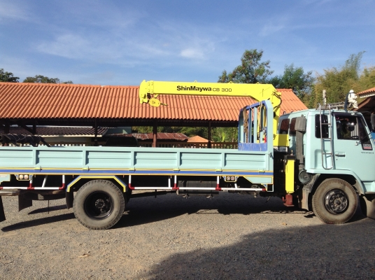 ขายด่วน isuzu rocky 175. เครน 3 ตัน