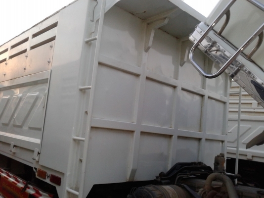 ขายดาว์นรถบรรทุกดั้มพ์สิบล้อFuso270ปี2556