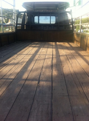 ขายหกล้อNPR เครื่อง4BE1 เบรคทิฟฟี่ พวงมาลัยพาวเวอร์ แอร์เย็นฉ่ำ เกียร็อกกี้6เกียเดินหน้า เฟืองท้ายFBR กระบะยาว4.50เมตร กว้าง2.30เมตร คัสซีสวย เครื่องดี พร้อมใช้ทะเบียนพร้อมโอน