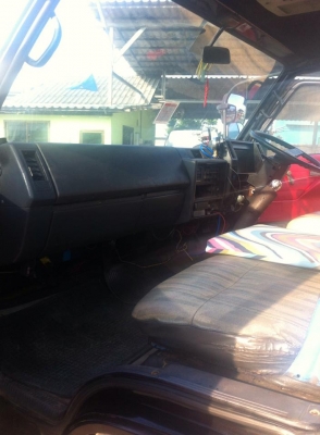 ขายหกล้อNPR เครื่อง4BE1 เบรคทิฟฟี่ พวงมาลัยพาวเวอร์ แอร์เย็นฉ่ำ เกียร็อกกี้6เกียเดินหน้า เฟืองท้ายFBR กระบะยาว4.50เมตร กว้าง2.30เมตร คัสซีสวย เครื่องดี พร้อมใช้ทะเบียนพร้อมโอน