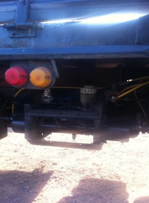 ขายหกล้อNPR เครื่อง4BE1 เบรคทิฟฟี่ พวงมาลัยพาวเวอร์ แอร์เย็นฉ่ำ เกียร็อกกี้6เกียเดินหน้า เฟืองท้ายFBR กระบะยาว4.50เมตร กว้าง2.30เมตร คัสซีสวย เครื่องดี พร้อมใช้ทะเบียนพร้อมโอน