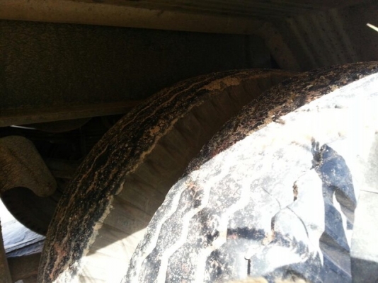 ขายหาง พื้นเรียบ 3 เพลา.  ปี 54  สนใจติดต่อ 081 - 6079515