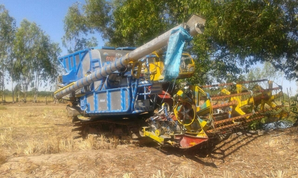 ต้องการขายรถอุ้มข้าว2.5ตันตัวเดิน12HGปั้ม23ของศักดิ์พัฒนาเครื่องHo7Cเทอร์โบโซ่42ข้อ