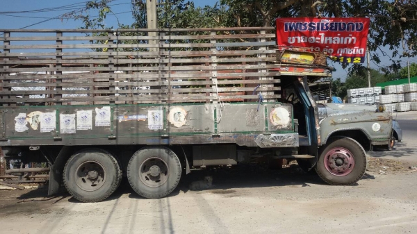 สิบล้อหัวยาว isuzu เครื่อง 6BD เกียร์ ร็อค เฟื้องท้ายฟูโซ่ เครื่องดีคันชีสวย