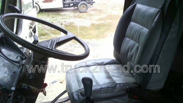 รถบรรทุก 6 ล้อดั้ม HINO KL300  165  แรงม้า   6  สูบ   พวงมาลัยพาวเวอร์