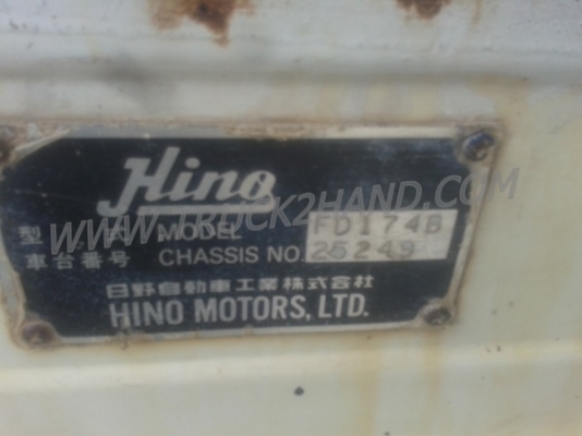 รถบรรทุก 6 ล้อดั้ม HINO KL300  165  แรงม้า   6  สูบ   พวงมาลัยพาวเวอร์