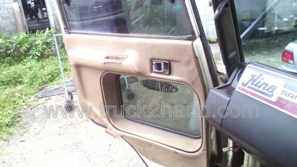 รถบรรทุก 6 ล้อดั้ม HINO KL300  165  แรงม้า   6  สูบ   พวงมาลัยพาวเวอร์