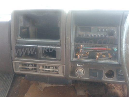 รถบรรทุก 6 ล้อดั้ม HINO KL300  165  แรงม้า   6  สูบ   พวงมาลัยพาวเวอร์