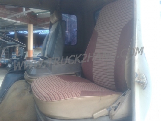 รถบรรทุก 6 ล้อดั้ม HINO KL300  165  แรงม้า   6  สูบ   พวงมาลัยพาวเวอร์