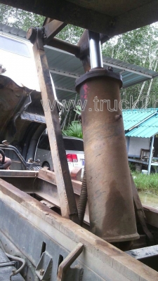 รถบรรทุก 6 ล้อดั้ม HINO KL300  165  แรงม้า   6  สูบ   พวงมาลัยพาวเวอร์