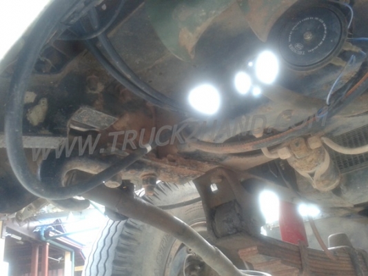 รถบรรทุก 6 ล้อดั้ม HINO KL300  165  แรงม้า   6  สูบ   พวงมาลัยพาวเวอร์