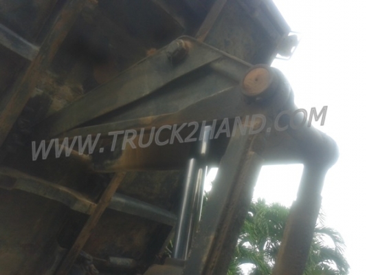 รถบรรทุก 6 ล้อดั้ม HINO KL300  165  แรงม้า   6  สูบ   พวงมาลัยพาวเวอร์