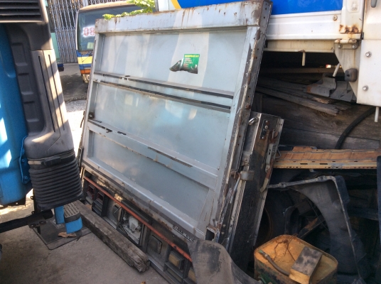 ขายลิฟฝาท้าย6ล้อ