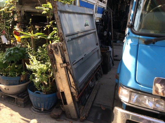 ขายลิฟฝาท้าย6ล้อ