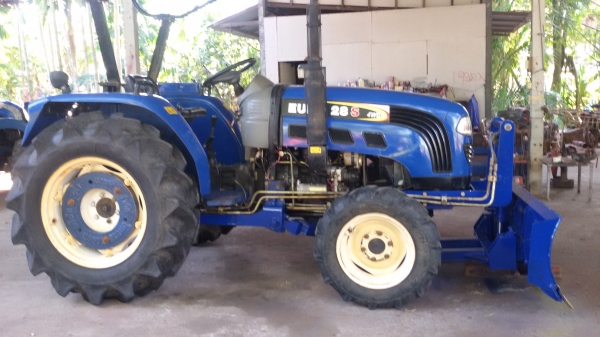 รถไถยูโล28แรงโฟวินมีไบมีดหนึ่งอันสภาพสวยมากครับ