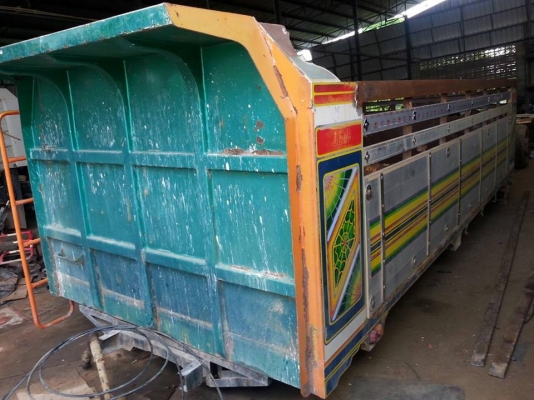 **160,000 บ.ต่อรอง**ขาย กระบะดั้มมิเนียม สำหรับรถ10ล้อ กระบะดั้ม พร้อมอุปกรณ์ ชุดดั้ม ครบๆ สภาพดี พื้นดี ไม่ผุ ข้างดี สีสันมีถลอกมีกะเทาะบ้าง ยังดูดี ยกลงจาก 10ล้อ2เพลาดั้ม ISUZU DECA FX-Z270 EURO2 สภาพพร้อมใช้งาน ราคาต่อรองได้เด้อ พี่น้องครับ