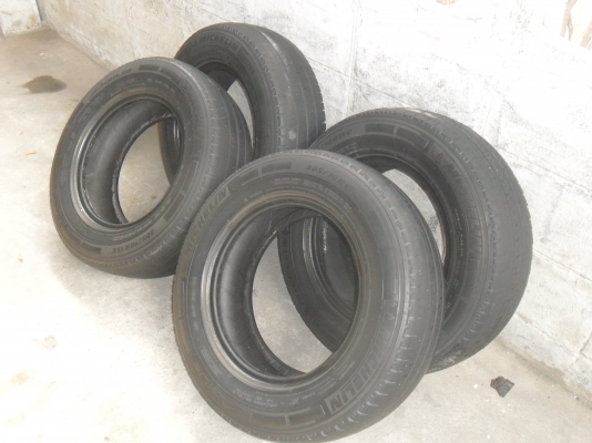 ยาง MICHELIN 205/70R15ปี12 สวยๆ 4 เส้น ราคา 2800 บาท ยาง MICHELIN 205/70R15ปี12 สวยๆ 4 เส้น ราคา 2800 บาท