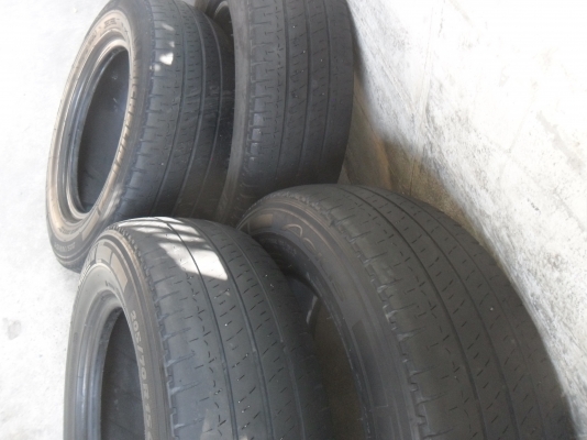 ยาง MICHELIN 205/70R15ปี12 สวยๆ 4 เส้น ราคา 2800 บาท ยาง MICHELIN 205/70R15ปี12 สวยๆ 4 เส้น ราคา 2800 บาท