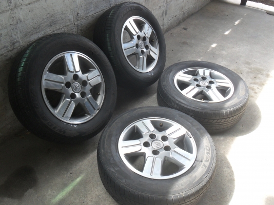 ล้อแม็ก 15นิ้ว 5รู114 พร้อมยาง สวยๆ 4 ล้อ ราคา 6500 บาท ล้อแม็ก 15นิ้ว 5รู114 พร้อมยาง สวยๆ 4 ล้อ ราคา 6500 บาท