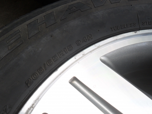 ล้อแม็ก 15นิ้ว 5รู114 พร้อมยาง สวยๆ 4 ล้อ ราคา 6500 บาท ล้อแม็ก 15นิ้ว 5รู114 พร้อมยาง สวยๆ 4 ล้อ ราคา 6500 บาท