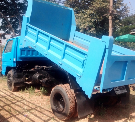 ขายด่วน หกล้อดั๊มพ์สวยจัดทั้งคัน ISUZU KS22 115 HP 4BD1 ช่วงล่างใหญ่ติด F หน้า F หลังครบพร้อม ยางเต็ม 8.25 ขอบ 16 หัวเก๋ง NPR อย่างสวยลงเล่มครบพร้อม กระบะดั๊มพ์ต่อใหม่ๆสวยๆเลยครับ ทะเบียนครบพร้อมโอน ราคาต่อรองได้ครับ