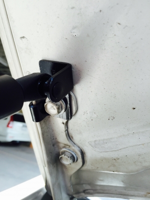 ขายโช๊คค้ำฝากระโปรงหน้า ISUZU D-MAX & MU-X ตรงรุ่น ขายโช๊คค้ำฝากระโปรงหน้า ISUZU D-MAX & MU-X ตรงรุ่น