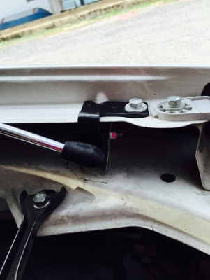 ขายโช๊คค้ำฝากระโปรงหน้า ISUZU D-MAX & MU-X ตรงรุ่น ขายโช๊คค้ำฝากระโปรงหน้า ISUZU D-MAX & MU-X ตรงรุ่น