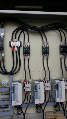 ขายตู้แปลงไฟพร้อมตัวปรับแรงดันไฟฟ้าให้คงที่มี 3ตู้ๆละ150,000 บาท