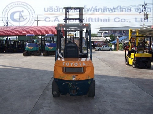 ขายรถ โฟล์คลิฟท์ TOYOTA รุ่น 7-FD30