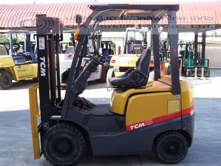ขายรถ โฟล์คลิฟท์ TCM รุ่น FHD15T3
