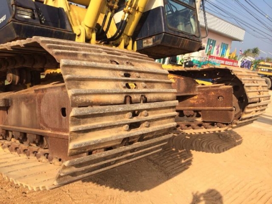 ขายรถแบคโฮ KOMATSU PC200-5 ระบบไฟฟ้าเต็ม แทรคเหล็ก 80 ซม. สภาพสวยพร้อมใช้ นำเข้าจากญี่ปุ่น มีVDOการทำงานครับ