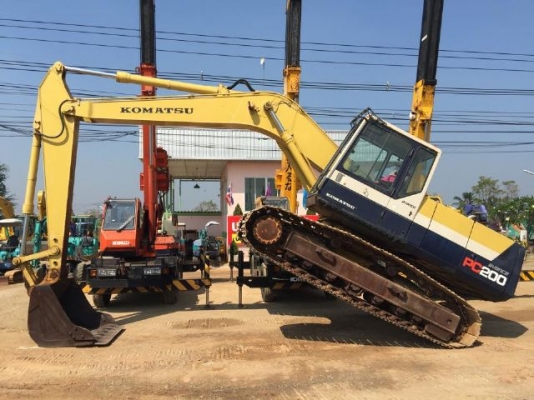 ขายรถแบคโฮ KOMATSU PC200-5 ระบบไฟฟ้าเต็ม แทรคเหล็ก 80 ซม. สภาพสวยพร้อมใช้ นำเข้าจากญี่ปุ่น มีVDOการทำงานครับ