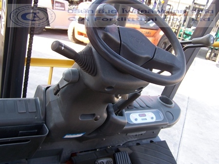 ขายรถ โฟล์คลิฟท์ TCM รุ่น FHD15T3