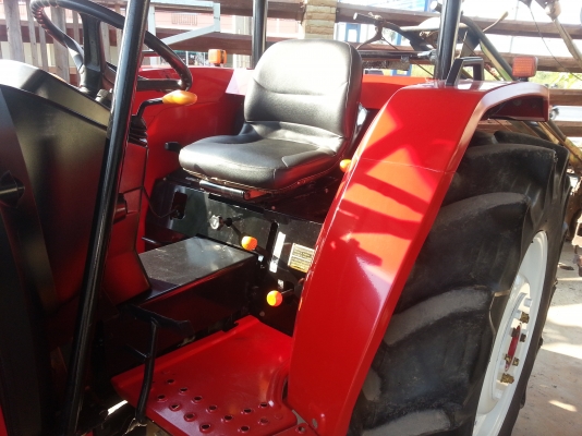 จัดโปรส่งท้ายปี 1 คันเท่านั้น..ยันร์ม่า EF 453 T 4WD  ใบมีดดันหน้า