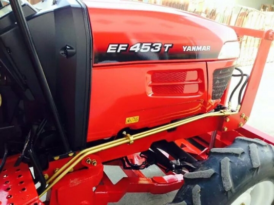 จัดโปรส่งท้ายปี 1 คันเท่านั้น..ยันร์ม่า EF 453 T 4WD  ใบมีดดันหน้า