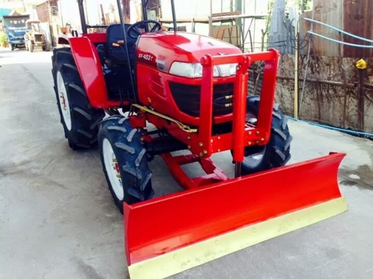 จัดโปรส่งท้ายปี 1 คันเท่านั้น..ยันร์ม่า EF 453 T 4WD  ใบมีดดันหน้า