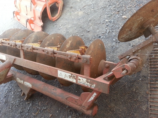 จัดโปรส่งท้ายปี 1 คันเท่านั้น..ยันร์ม่า EF 453 T 4WD  ใบมีดดันหน้า