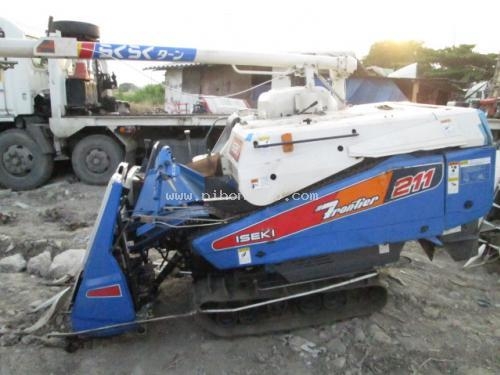 รถเกี่ยวข้าวนั่งขับ     ISEKI     HA211GR   รหัสสินค้า : 14002152    หรือเพิ่มเติมไดที่ www.nihonmono.com